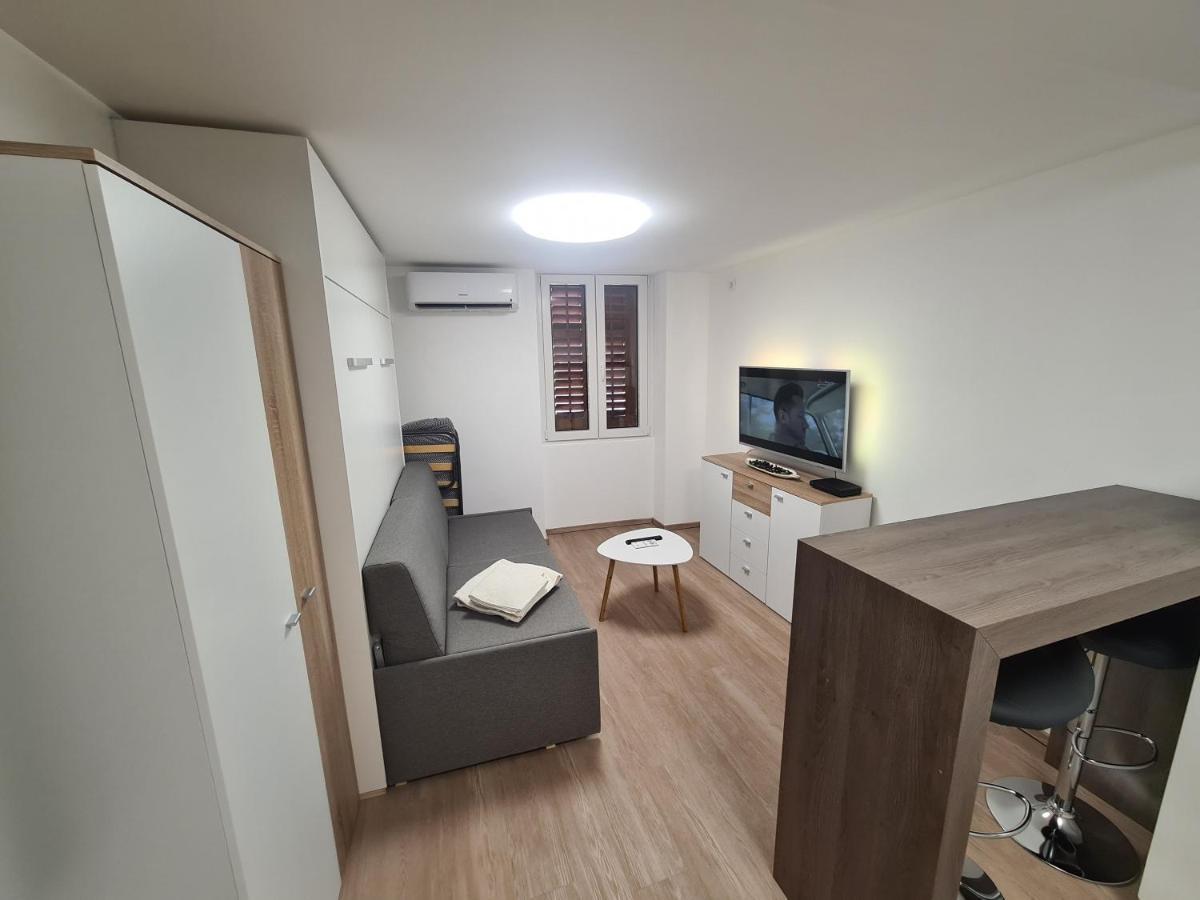 Apartma Sasko Apartment อิซอลา ภายนอก รูปภาพ
