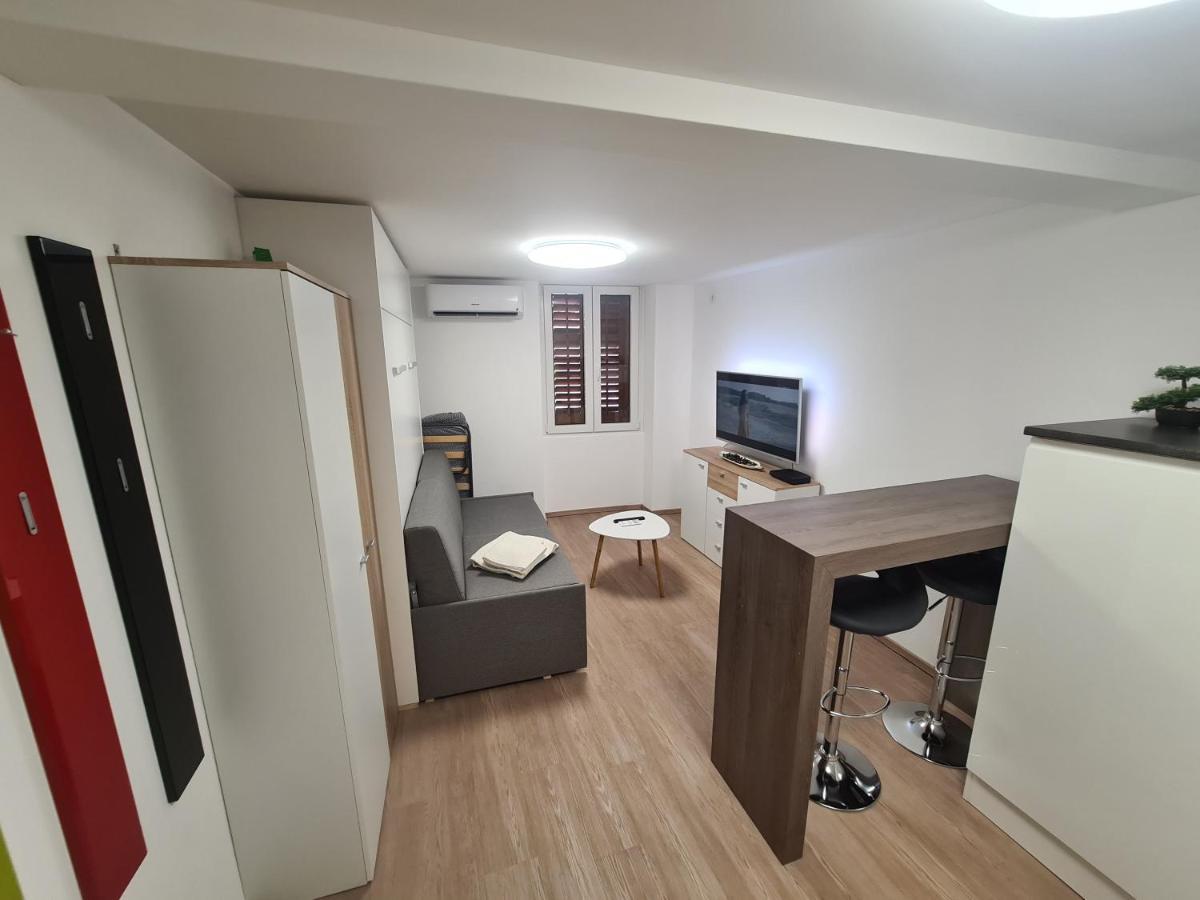 Apartma Sasko Apartment อิซอลา ภายนอก รูปภาพ